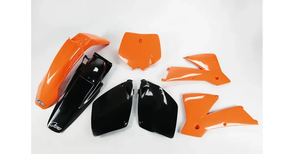UFO Plast korpusosien sarja musta-oranssi KTM SX 125 / 250 / 400 01-03 Uusi Malli
