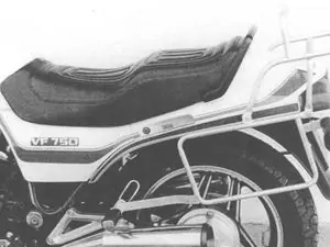 Viimeinen Mahdollisuus Hepco Becker tubulaire - noir Top case -tukiHONDA 750 VF 750 S SABRE (RC07) - 1982 - 1985