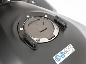 Aito Hepco Becker Basic - noir Polttoainesäiliön rengasHONDA 500 CB 500 X ABS (PC59) - 2017 - 2018